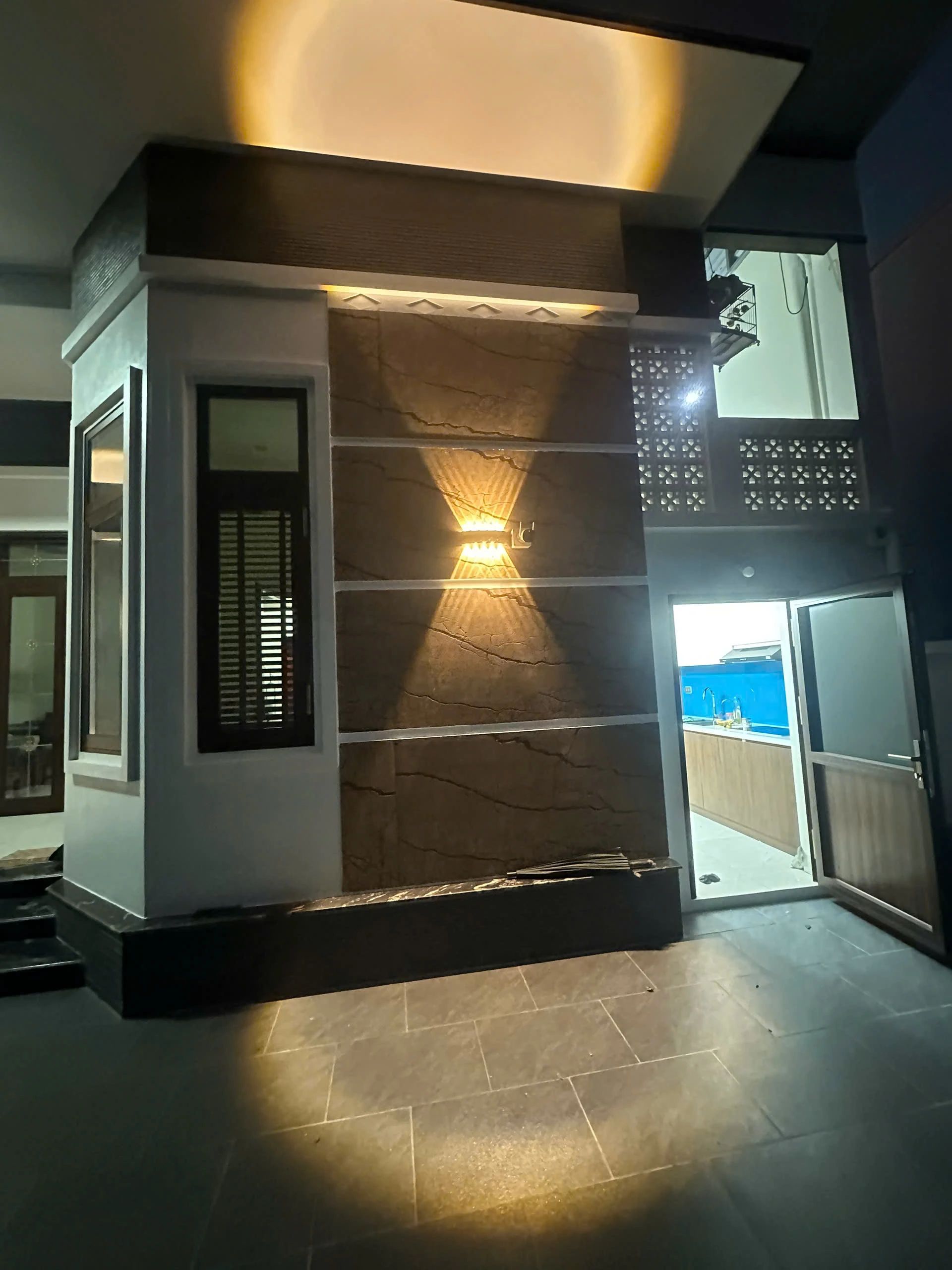 Đèn rọi trang trí ngoại thất