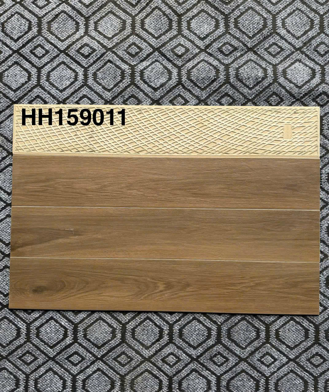 Gạch Giả Gỗ Cao Cấp HH159011 – Đẳng Cấp Ấm Áp Cho Không Gian Sống
